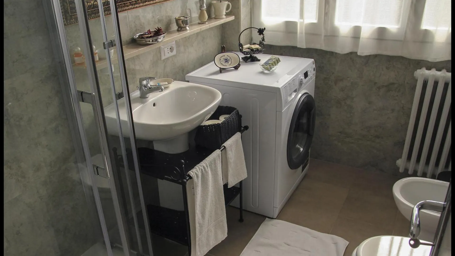 Domus Roma Vacanze - Qui Staremo Bene Apartment Rome